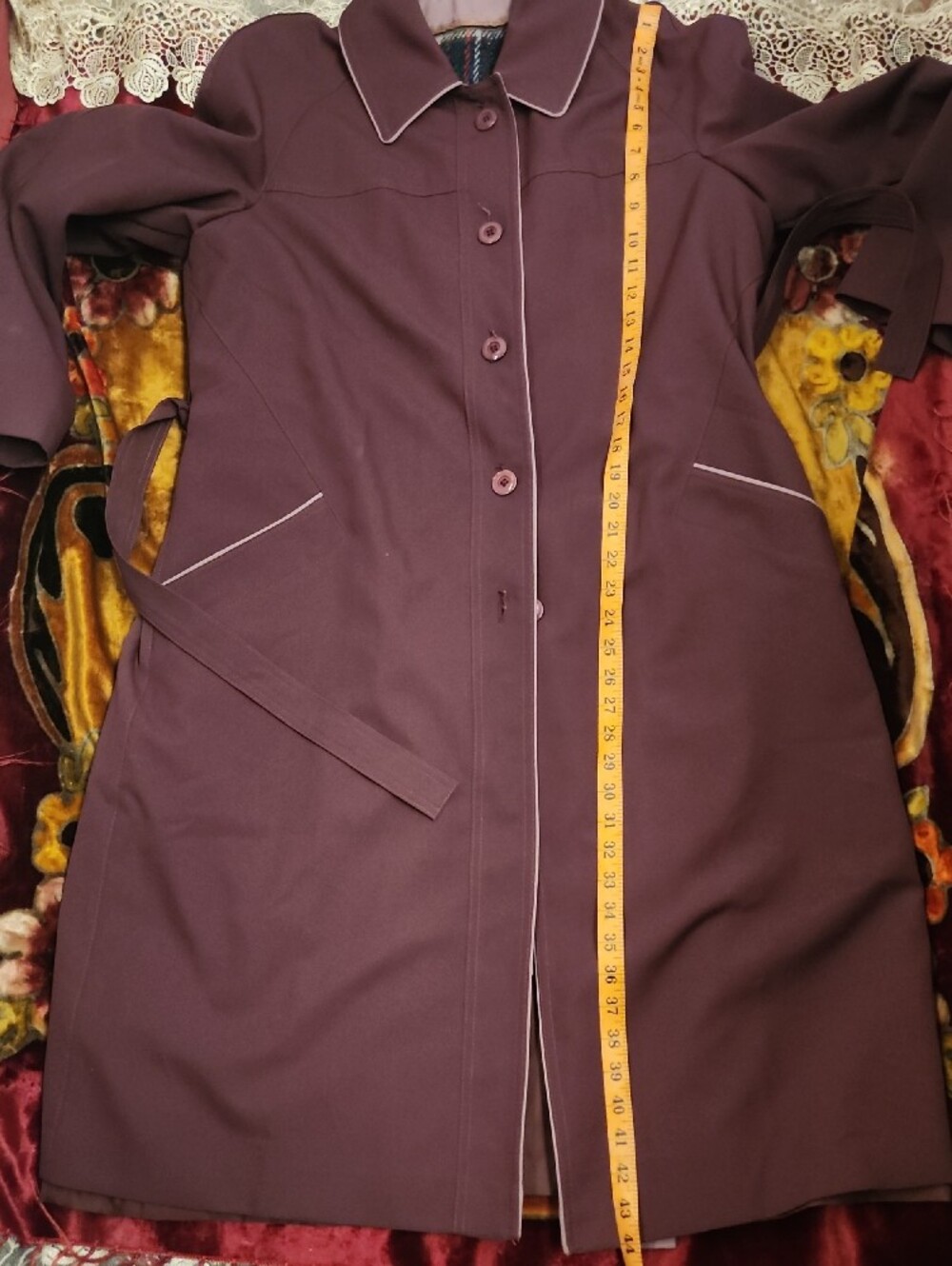 Vintage GEM ๐ Belted Trench Coat with Wool Insert And Soft Pink Piping - Picture 8 of 13